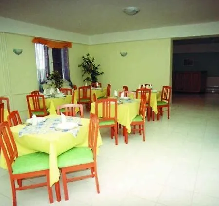 Szamarkut Panzio Bed & Breakfast Pětikostelí