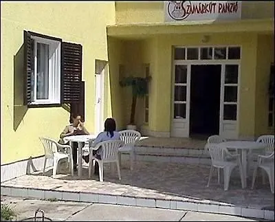 Szamarkut Panzio Pětikostelí