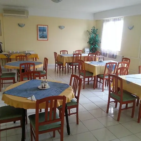 Szamarkut Panzio 3* Πετς